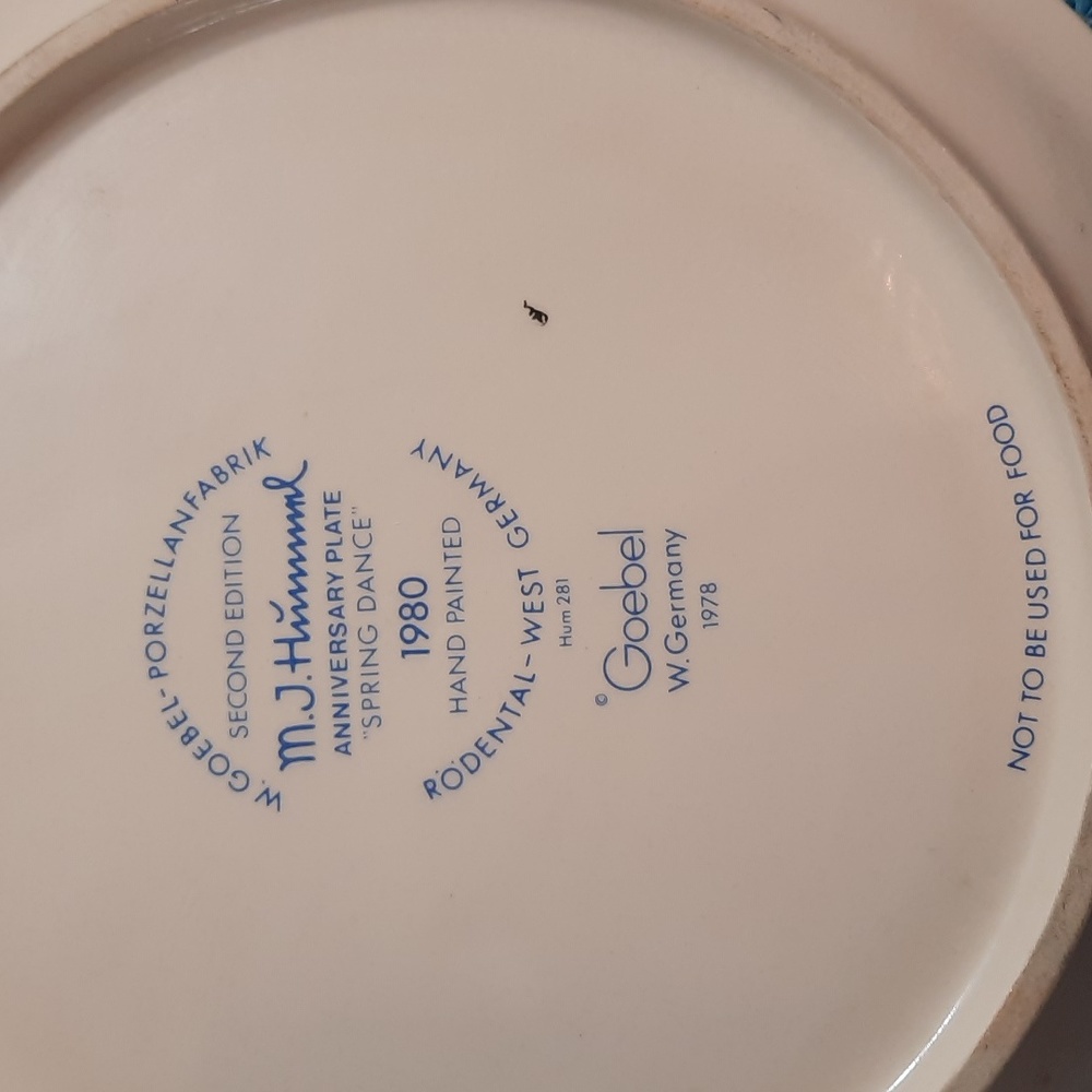 Vintage 1980 M.J. Hummel Plate - Picture 2 of 4